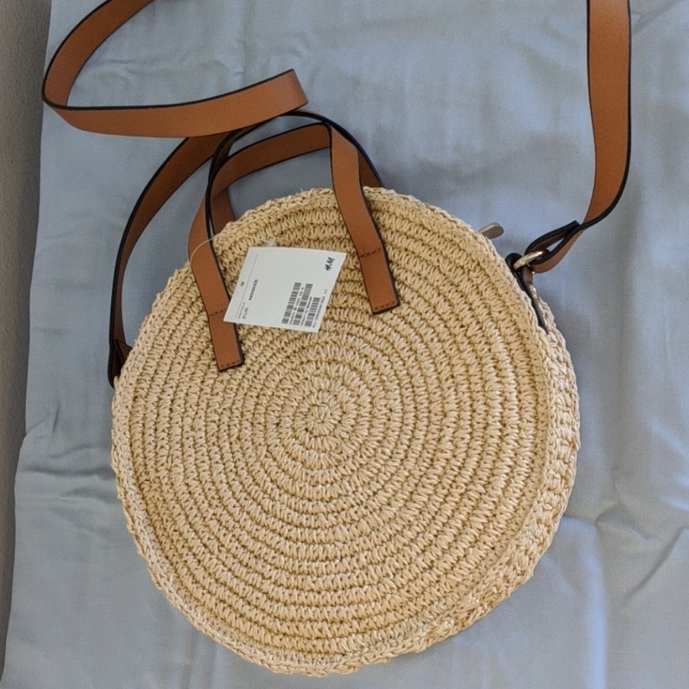 Woven circle crossbody bag